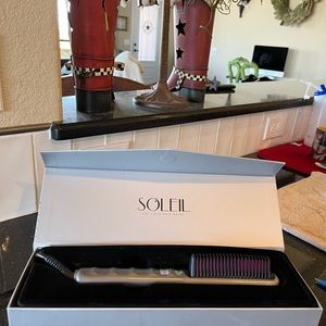 Soleil Styling Comb - Silver & Pink - used 5 times-too hot for my hair.